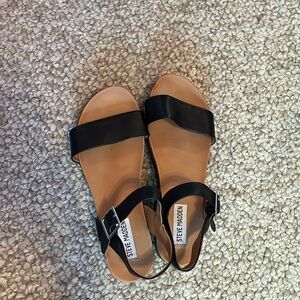 Summer straps super cute and worn once